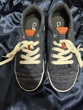 Casual Knit Navy Sneakers with Cream Laces